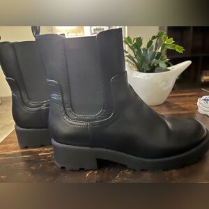 Old Navy Sleek Black Ankle Booties